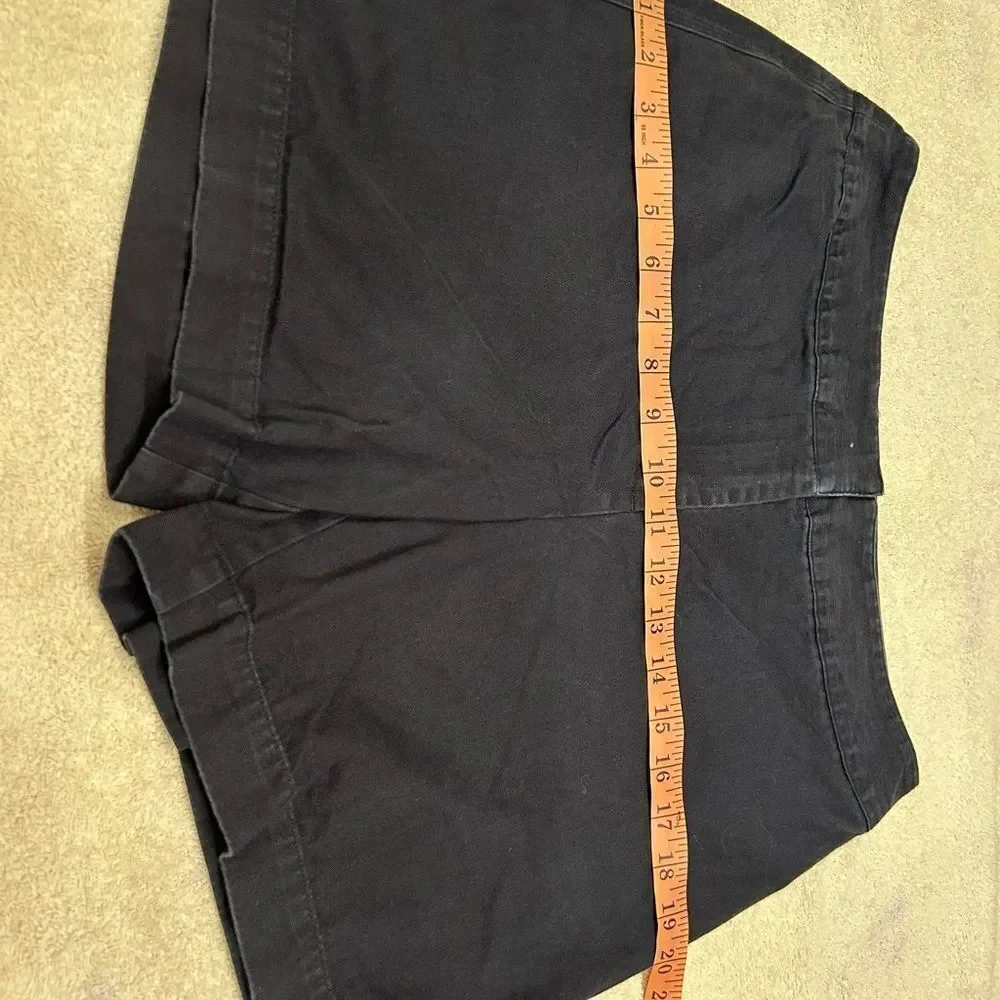 Casual Corner Black Flat Front Shorts